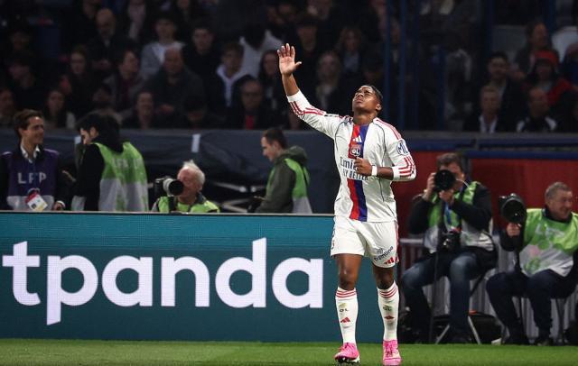 1475430-com-o-protagonismo-e-eficiencia-de-endrick-lyon-vence-o-psg-.jpg